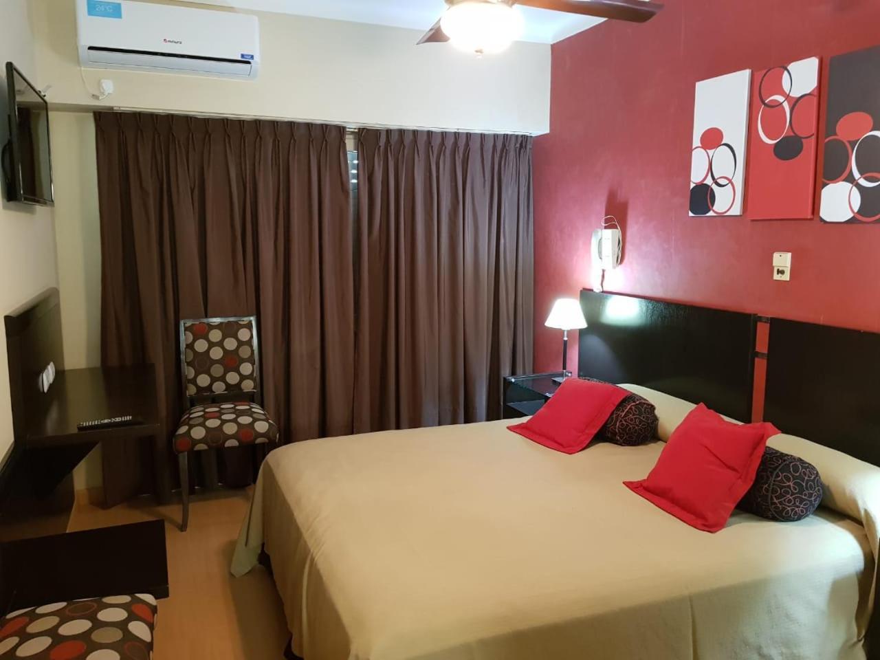 Hotel Trocadero 内科切阿 外观 照片